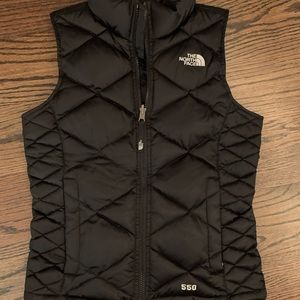 Girls black north face pufffy vest